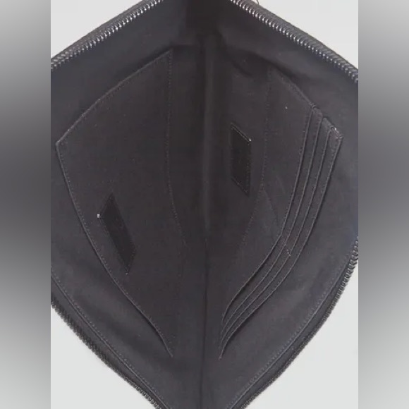 YSL Crocodile Embossed iPad Case - Picture 6 of 10